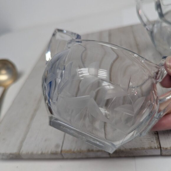 Vintage Heisey Glass Creamer & Sugar w/ Geometric Leaf & Berry Wheel Cut Pattern - Picture 4 of 13